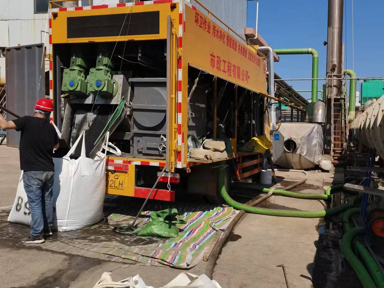 金城江淤泥压干处理